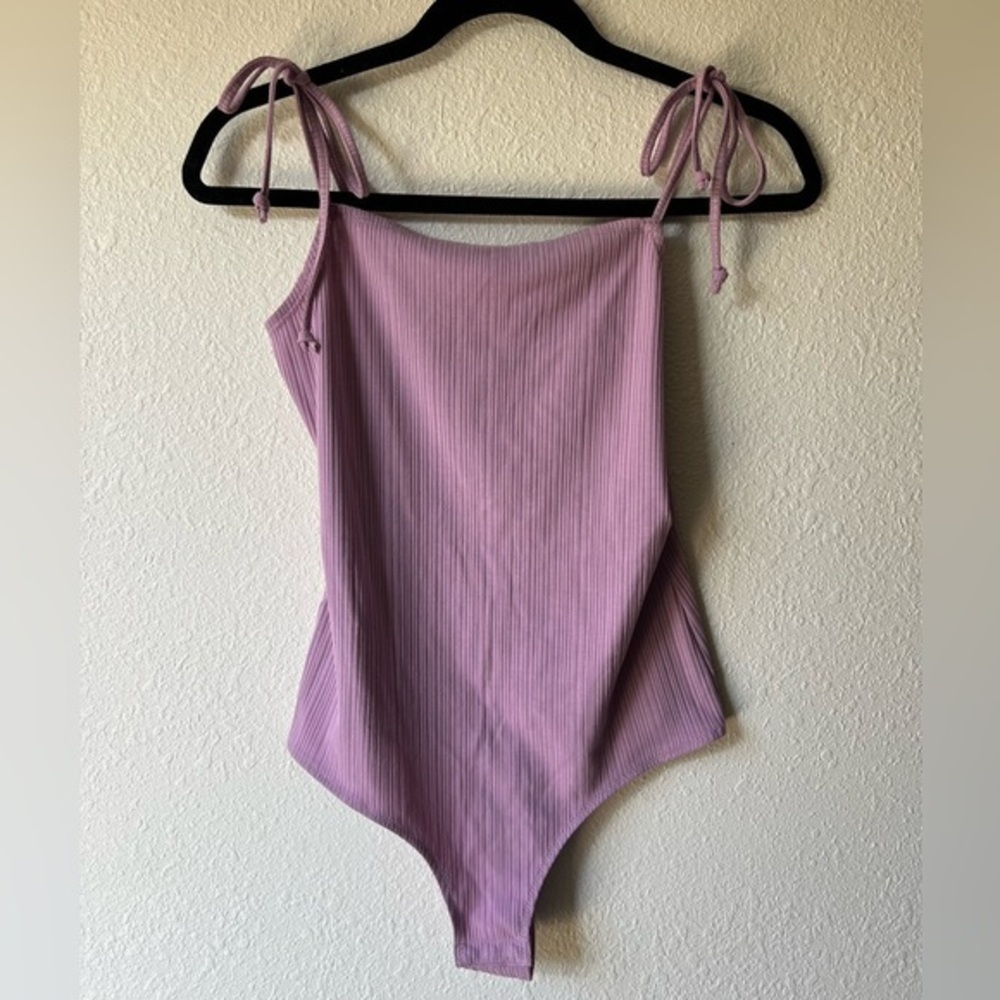 NWOT BCBG Lilac Body Suit adjustable tied straps